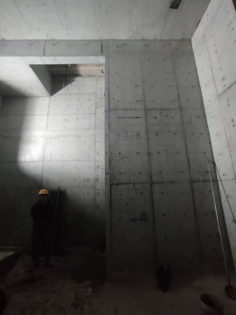 鹰潭墙上开槽钢筋断了有影响吗